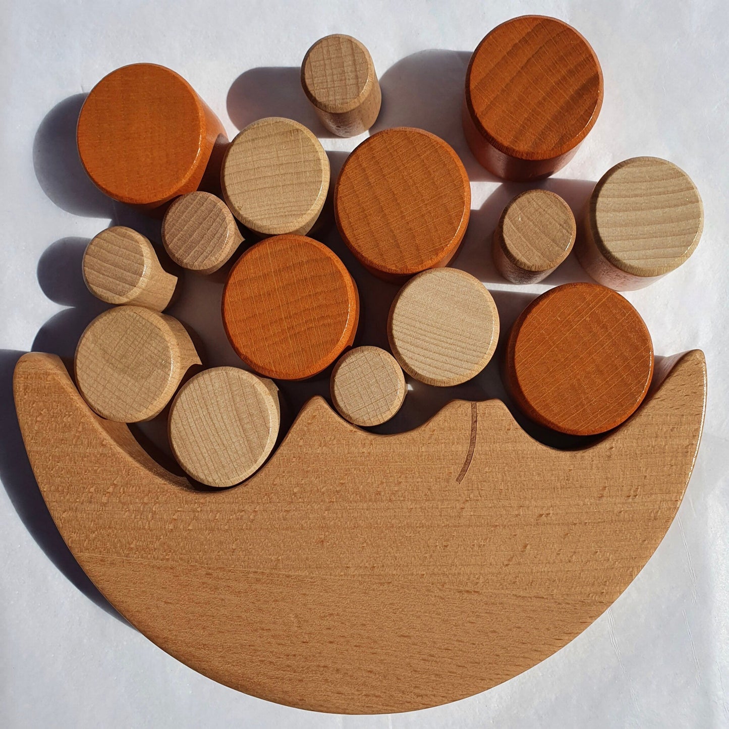 \Beautiful wooden moon balancing toy – natural color stacking blocks for fine motor skill development, open-ended play, and a perfect birthday or holiday gift idea for 3-year-olds. Safe for children.